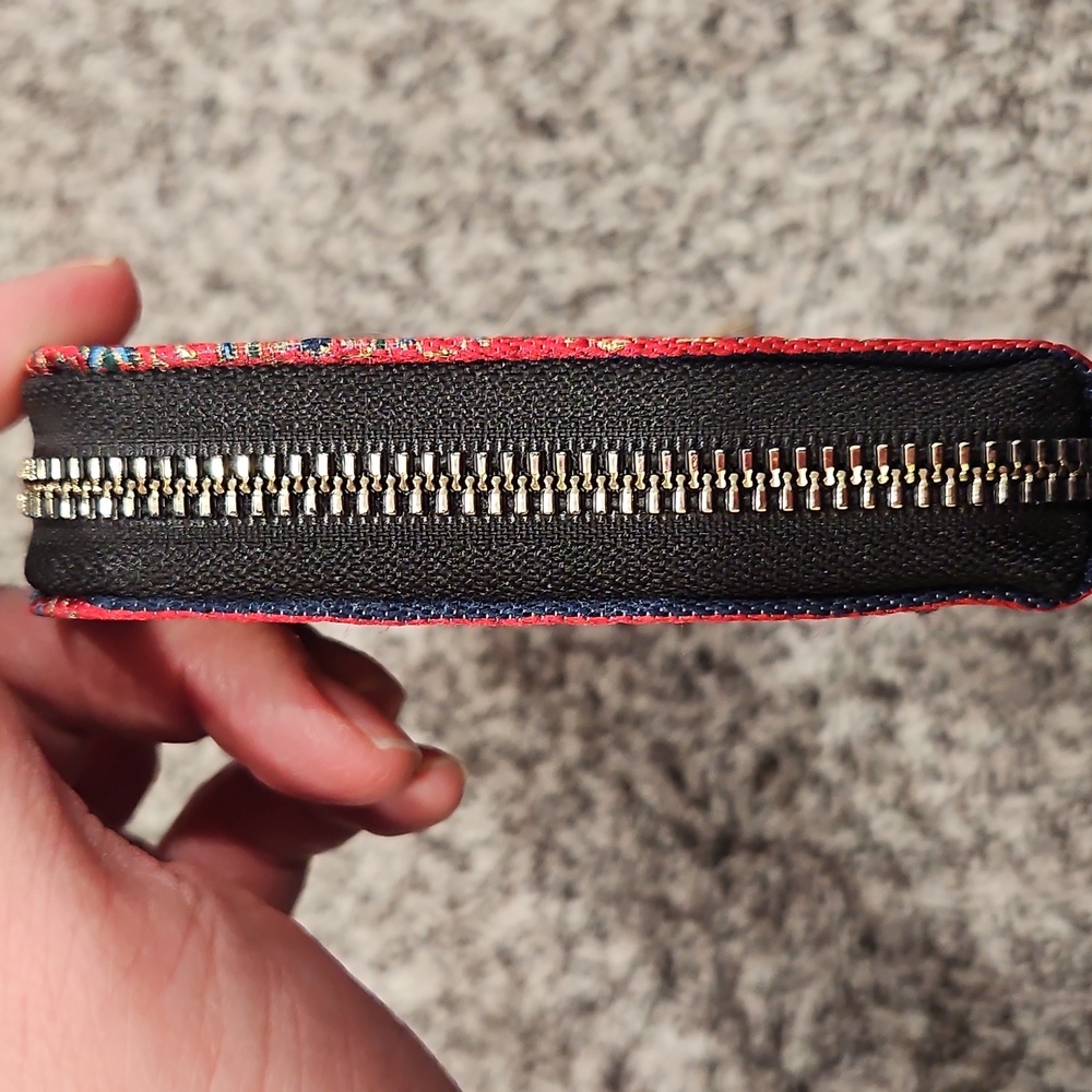 Elegant Red and Blue Tapestry Wallet - Picture 2 of 6